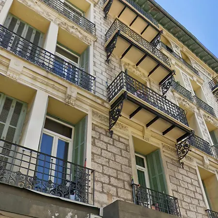 Jolie Apartman *