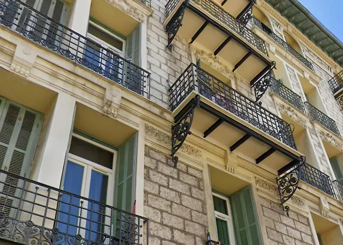 Jolie Apartman *