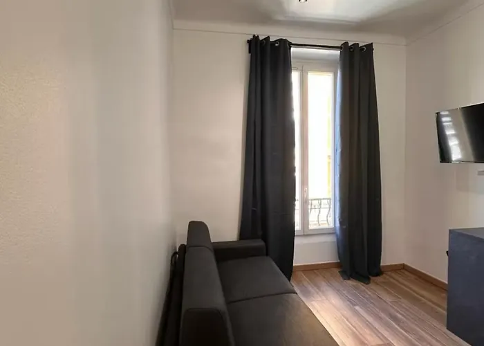 Jolie Apartman *
